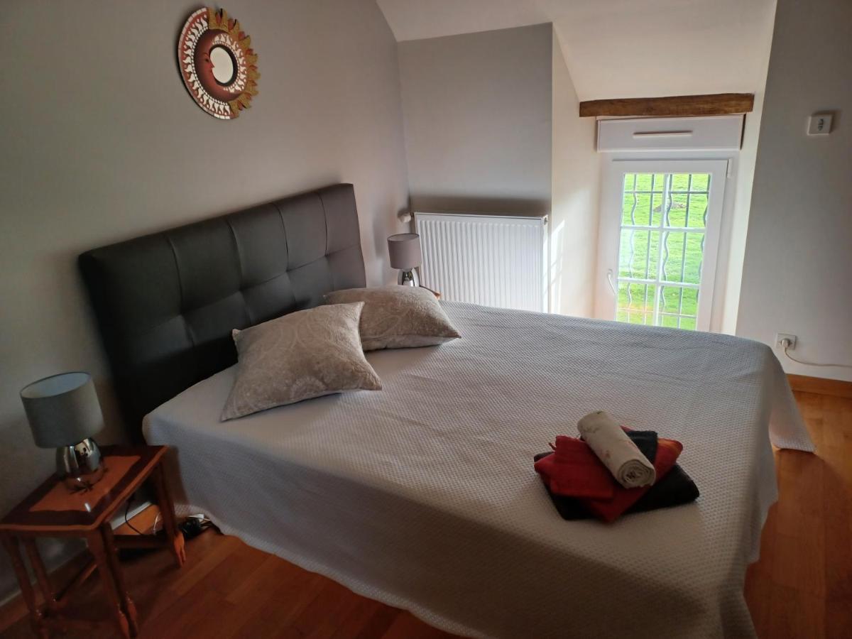 La Haye Georget Bed & Breakfast Feneu Exterior photo